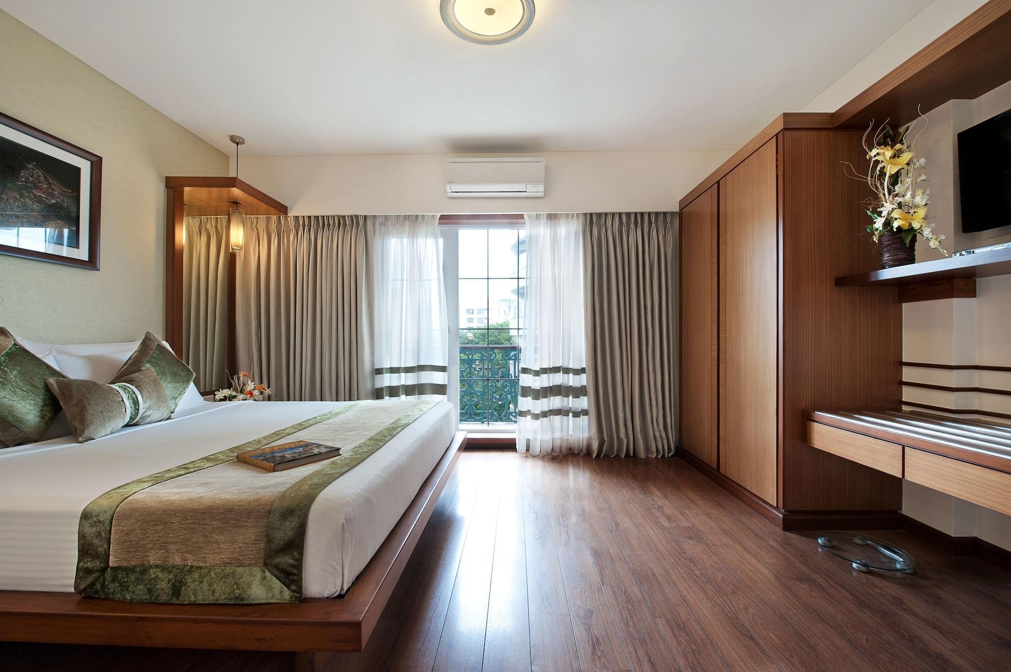 Grand Residency Hotel & Serviced Apartments Мумбаи Экстерьер фото