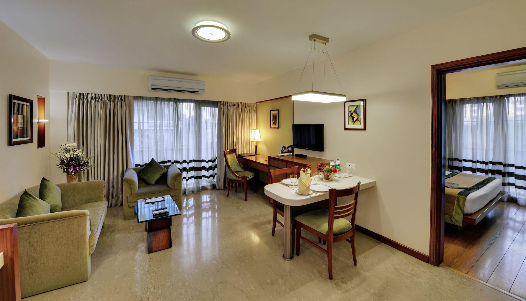 Grand Residency Hotel & Serviced Apartments Мумбаи Экстерьер фото
