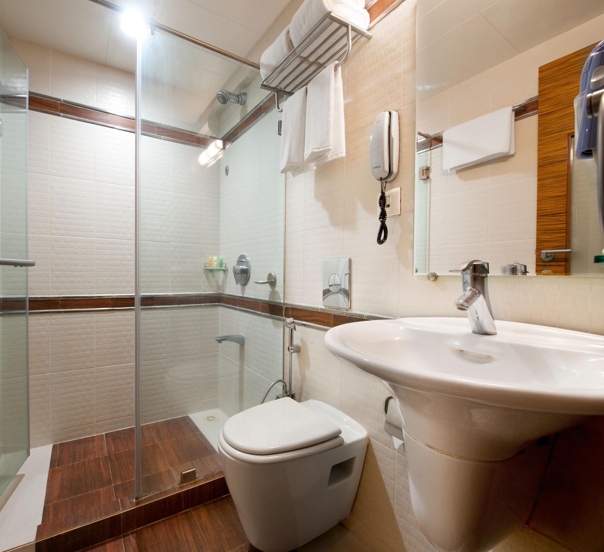 Grand Residency Hotel & Serviced Apartments Мумбаи Экстерьер фото