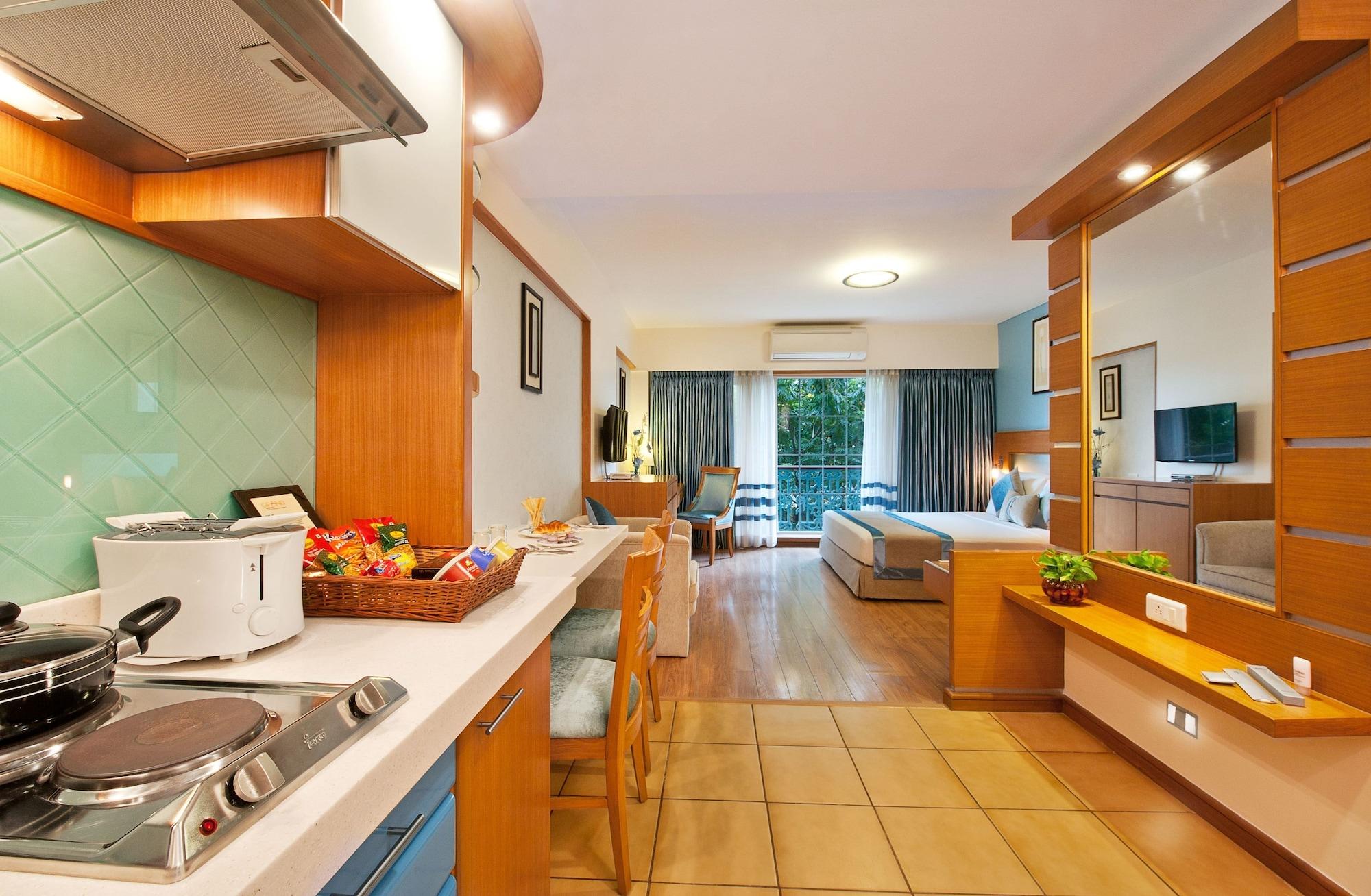 Grand Residency Hotel & Serviced Apartments Мумбаи Экстерьер фото