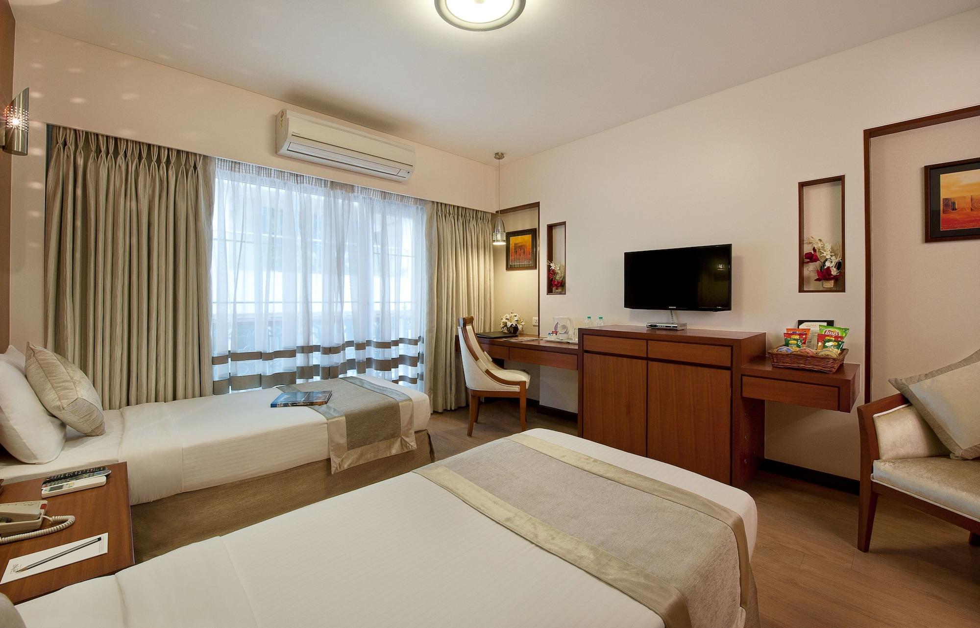 Grand Residency Hotel & Serviced Apartments Мумбаи Экстерьер фото