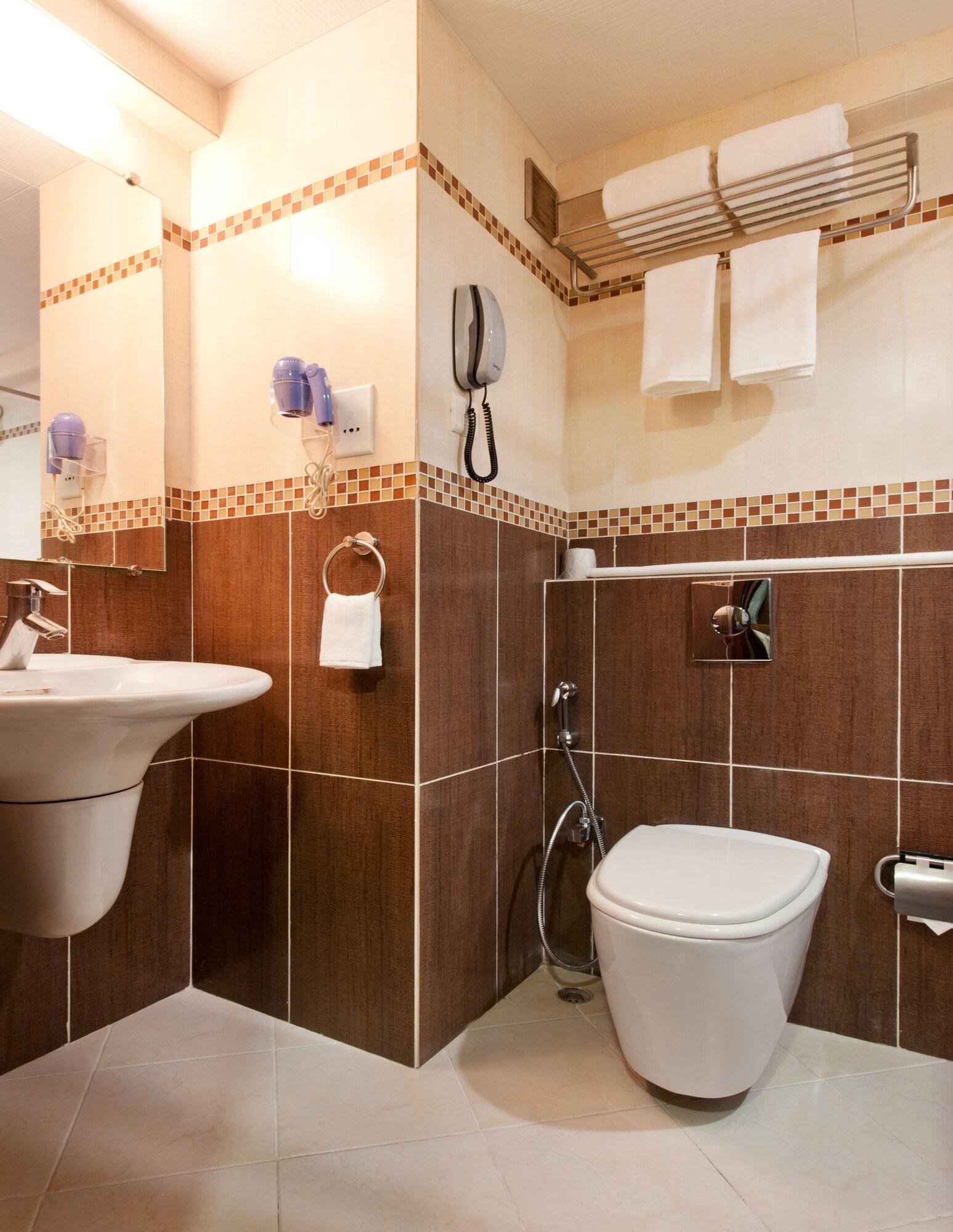 Grand Residency Hotel & Serviced Apartments Мумбаи Экстерьер фото