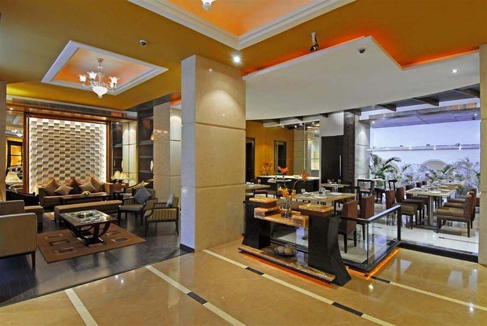 Grand Residency Hotel & Serviced Apartments Мумбаи Экстерьер фото